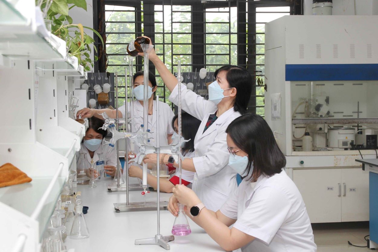 Tạo động lực cho trí thức Việt Nam phát triển đáp ứng yêu cầu cuộc Cách mạng công nghiệp lần thứ tư