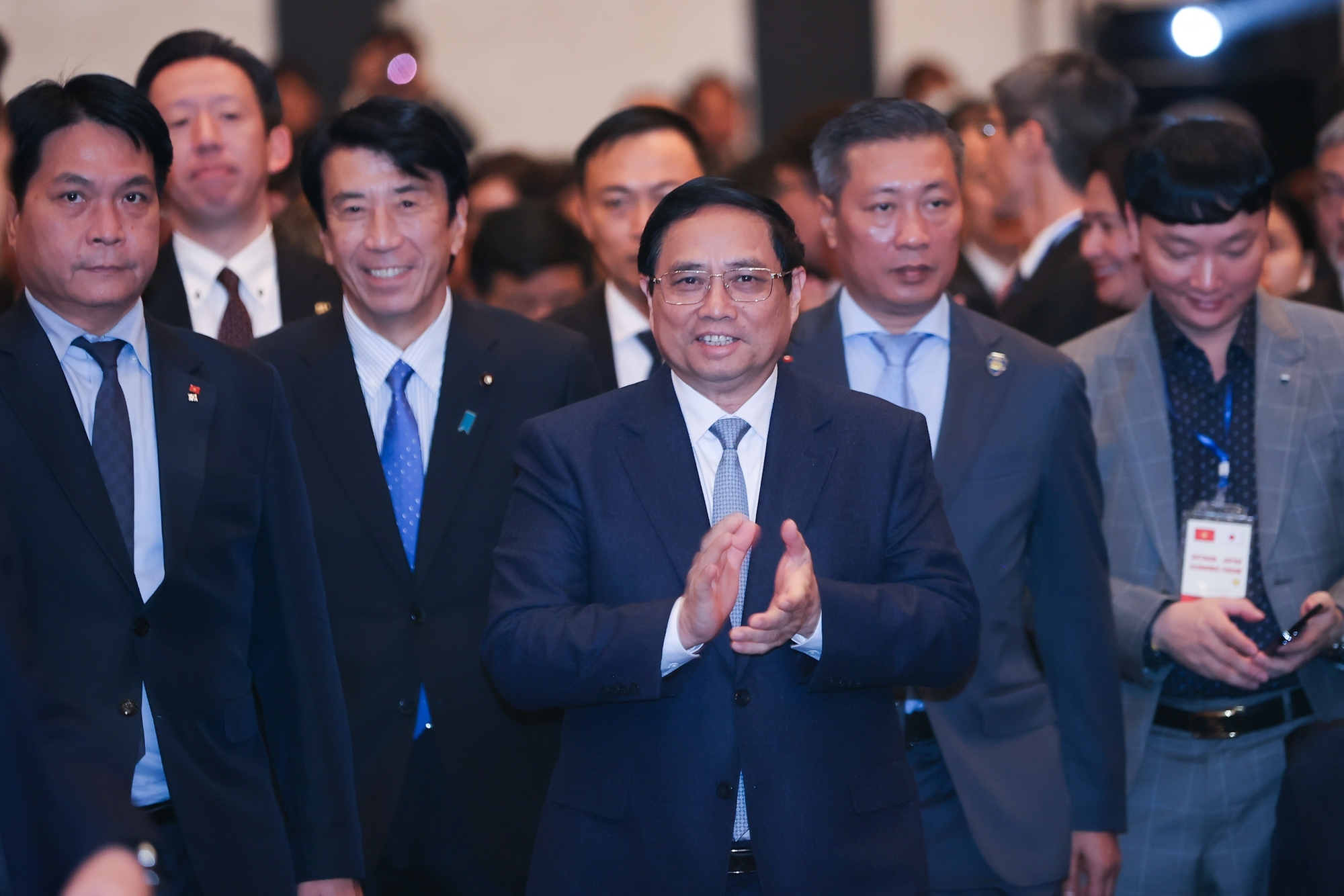 VIỆT NAM LÀ NƠI TRÚ ẨN AN TOÀN TRƯỚC CƠN BÃO, TRONG BỐI CẢNH KINH TẾ THẾ GIỚI CÓ NHIỀU RỦI RO