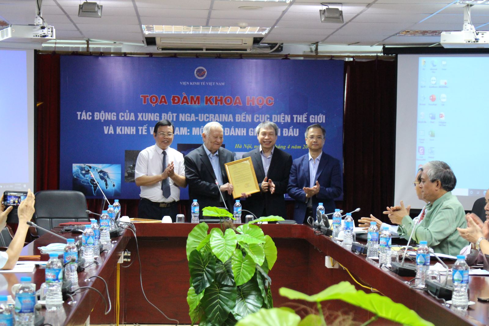 Thành lập Chi hội của Hội Khoa học kinh tế tại Viện Kinh tế Việt Nam