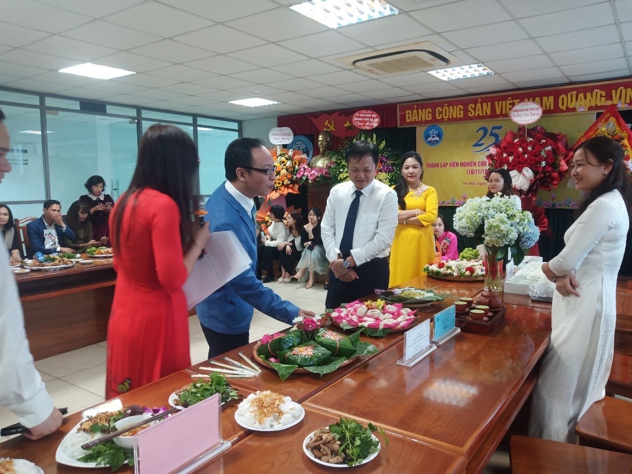 Thi trình bày món ăn Hà Nội
