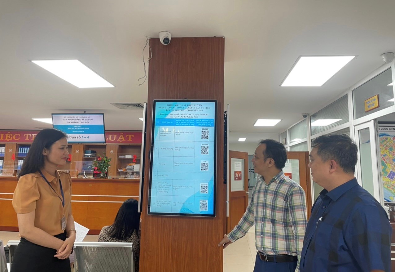 Kiểm tra việc triển khai khảo sát trực tuyến Chỉ số hài lòng của người dân, tổ chức đối với 04 dịch vụ công của Thành phố Hà Nội