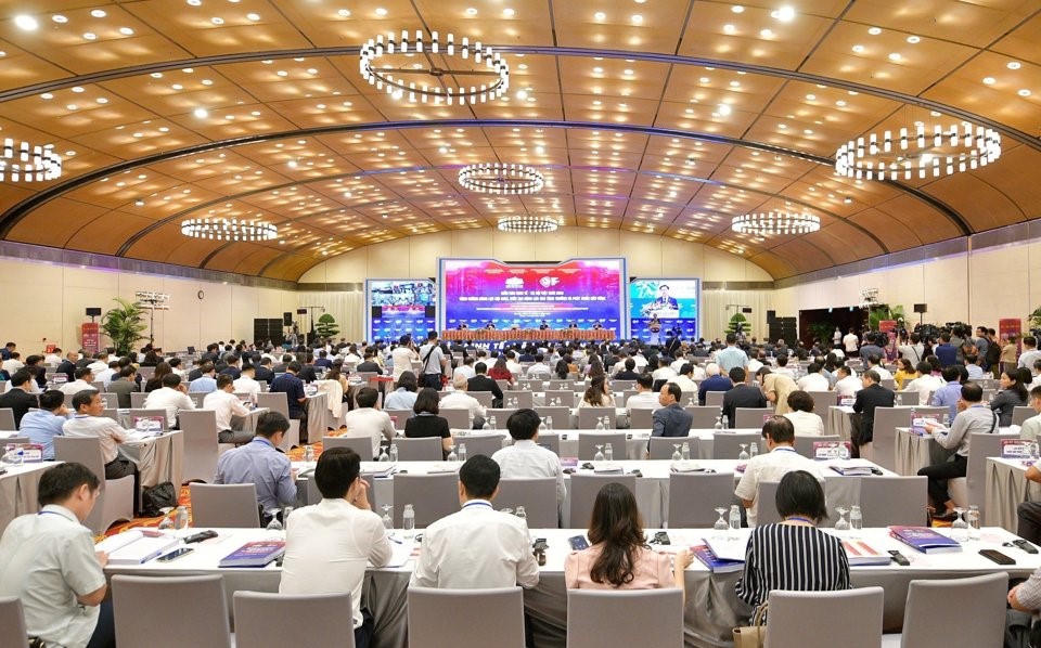 Kiến tạo động lực tăng trưởng mới