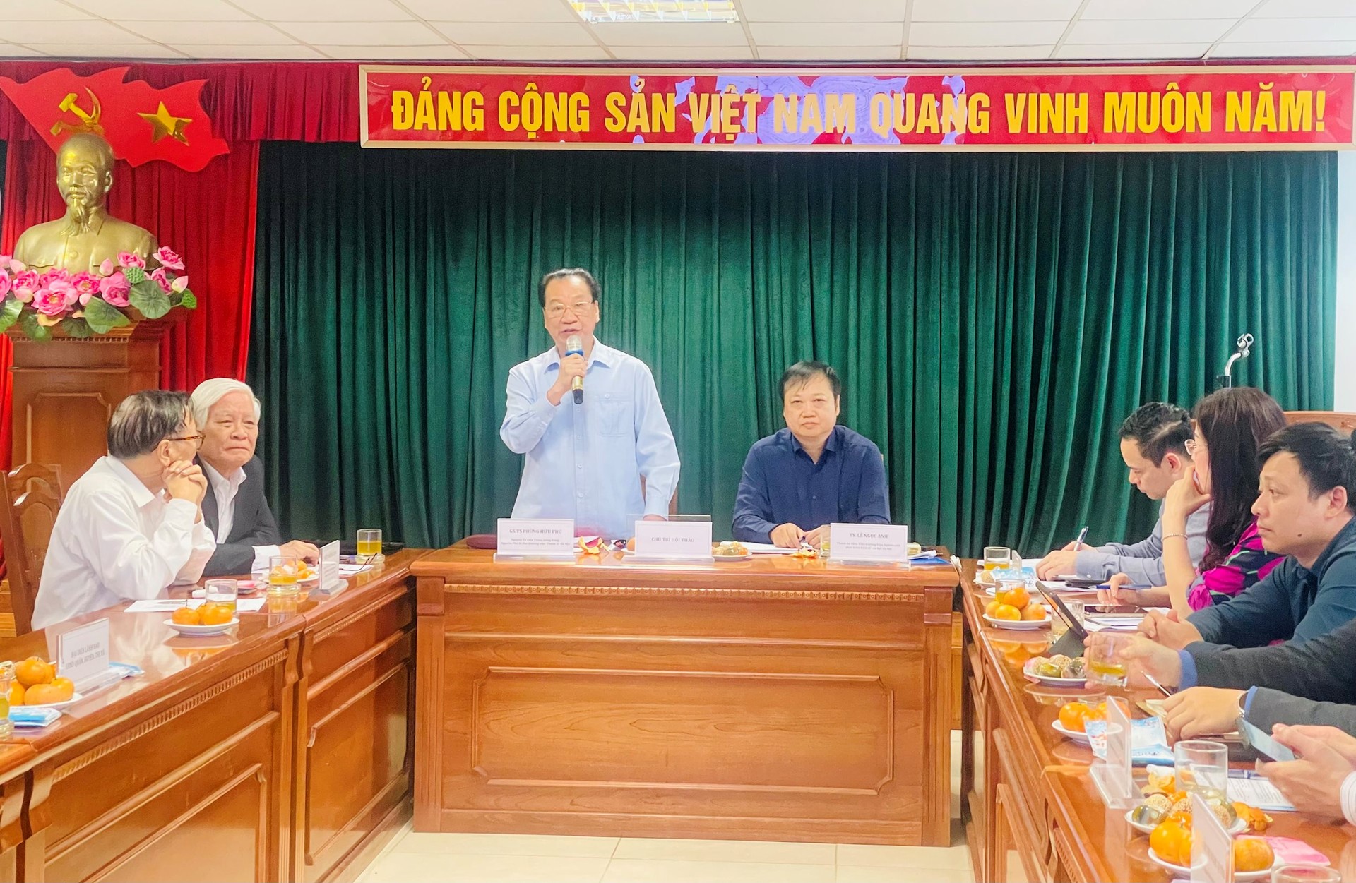Nghiên cứu xác định một số sản phẩm dịch vụ công nghiệp văn hóa Thủ đô cần ưu tiên phát triển trong tình hình mới