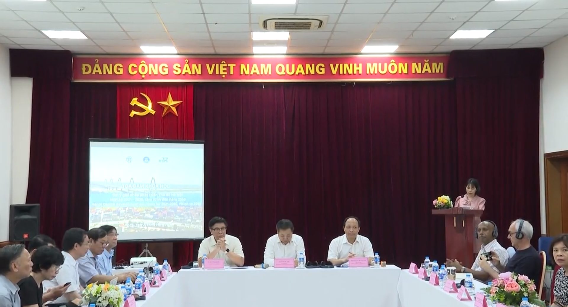 Toạ đàm Giải pháp phát triển Thủ đô