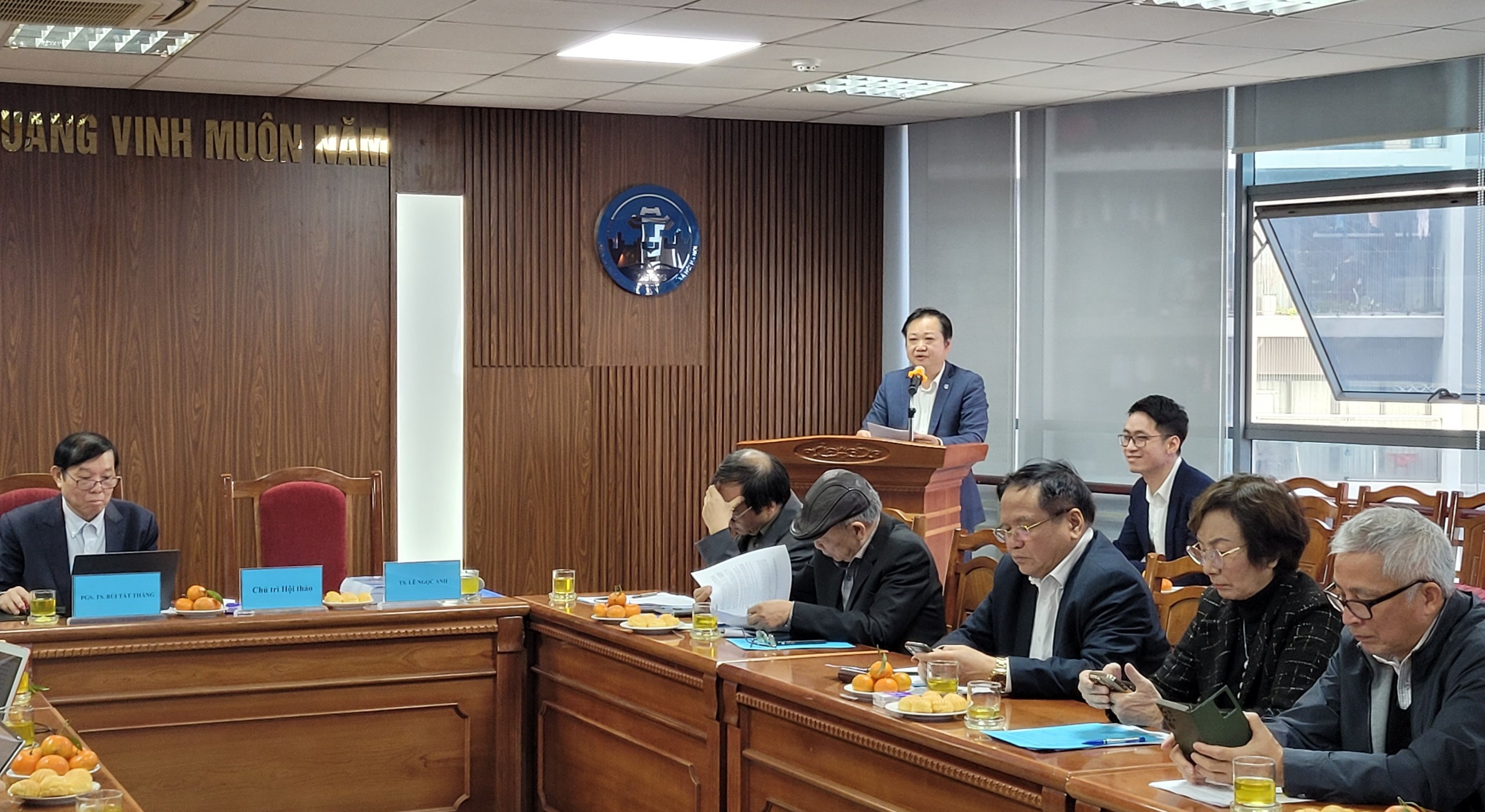 “Nhìn lại 10 font class= highlight năm font thực hiện Chiến lược phát triển kinh tế - xã hội thành phố Hà Nội đến font class= highlight năm font 2030, tầm nhìn đến font class= highlight năm font 2050”