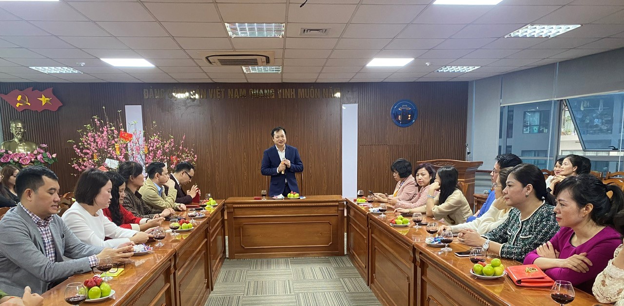 Vào việc ngay từ ngày đầu sau nghỉ font class= highlight Tết font Nguyên đán 2024
