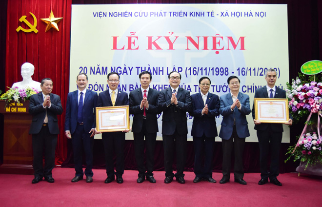Lễ kỷ niệm 20 năm thành lập Viện NCPT kinh tế - xã hội Hà Nội và đón bằng khen của Thủ tướng chính phủ