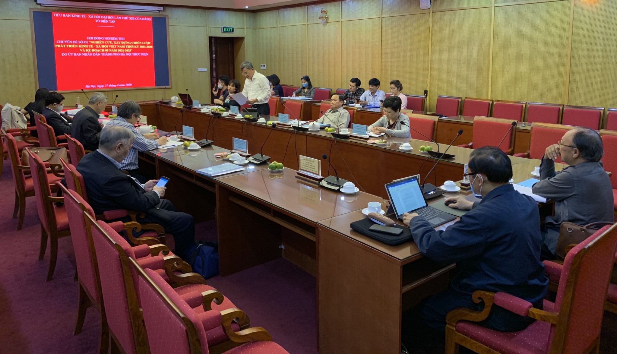 Nghiệm thu nhiệm vụ “Xây dựng Chiến lược phát triển Kinh tế - xã hội Việt Nam thời kỳ 2021 – 2030 và Kế hoạch phát triển Kinh tế - xã hội 5 năm 2021- 2025” do UBND thành phố Hà Nội thực hiện
