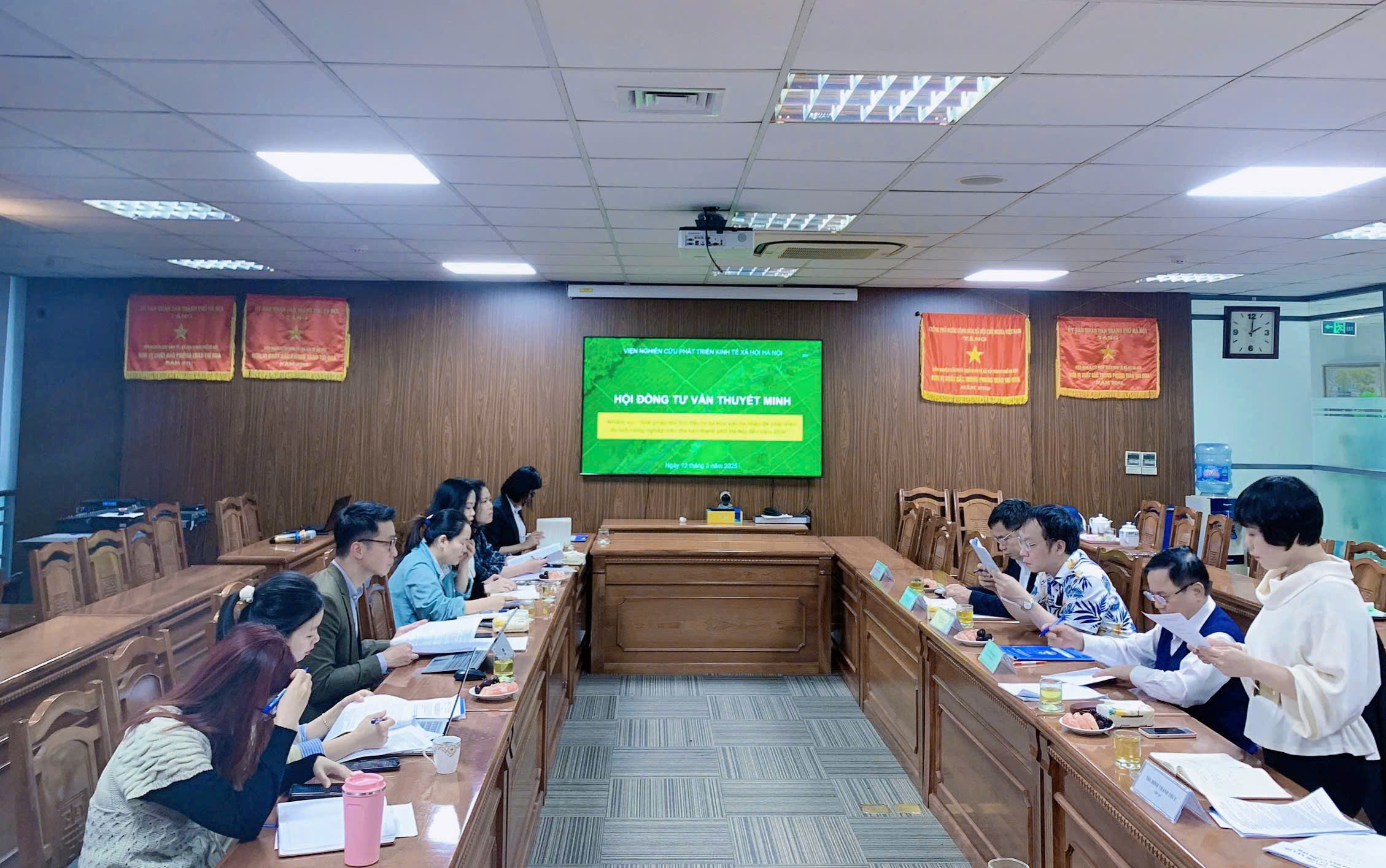 Họp hội đồng tư vấn thuyết minh 02 nhiệm vụ lĩnh vực kinh tế
