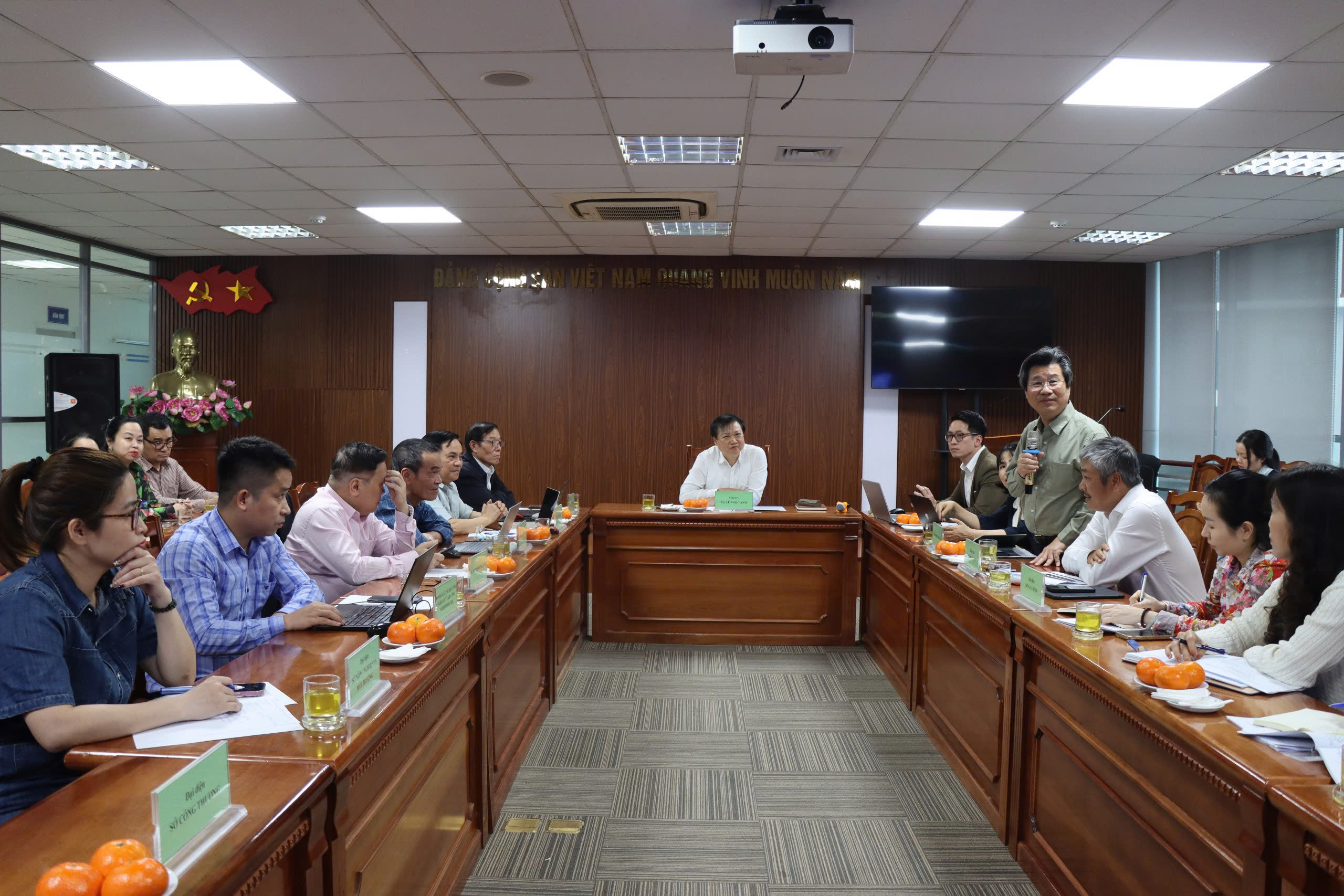 Tìm giải pháp thu hút đầu tư nước ngoài vào Hà Nội