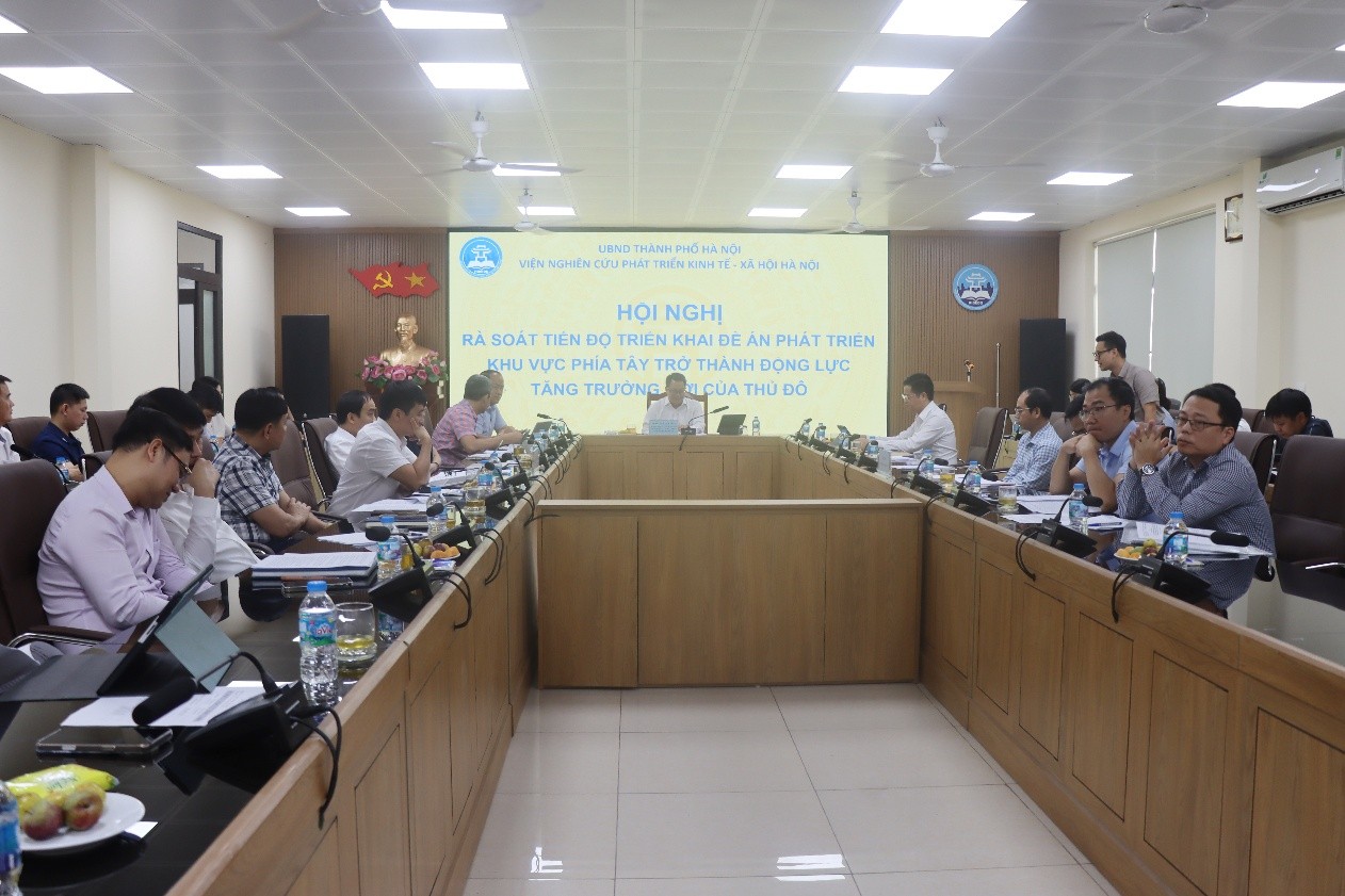 Hội nghị về triển khai Đề án phát triển khu vực phía Tây trở thành động lực tăng trưởng mới của Thủ đô